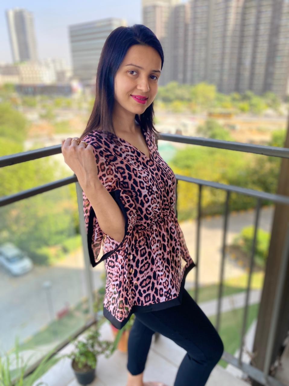 ANIMAL PRINT TOP