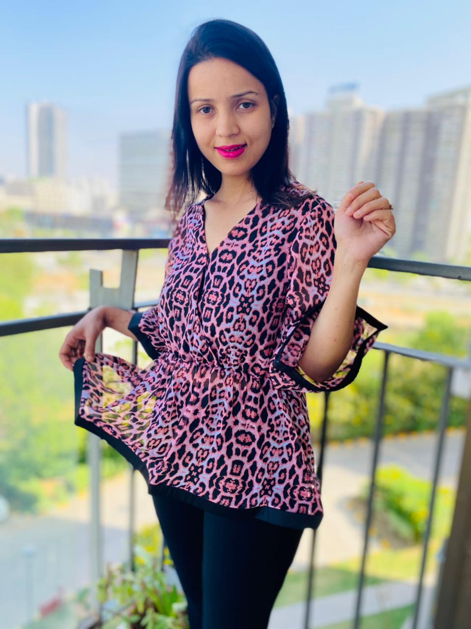 ANIMAL PRINT TOP