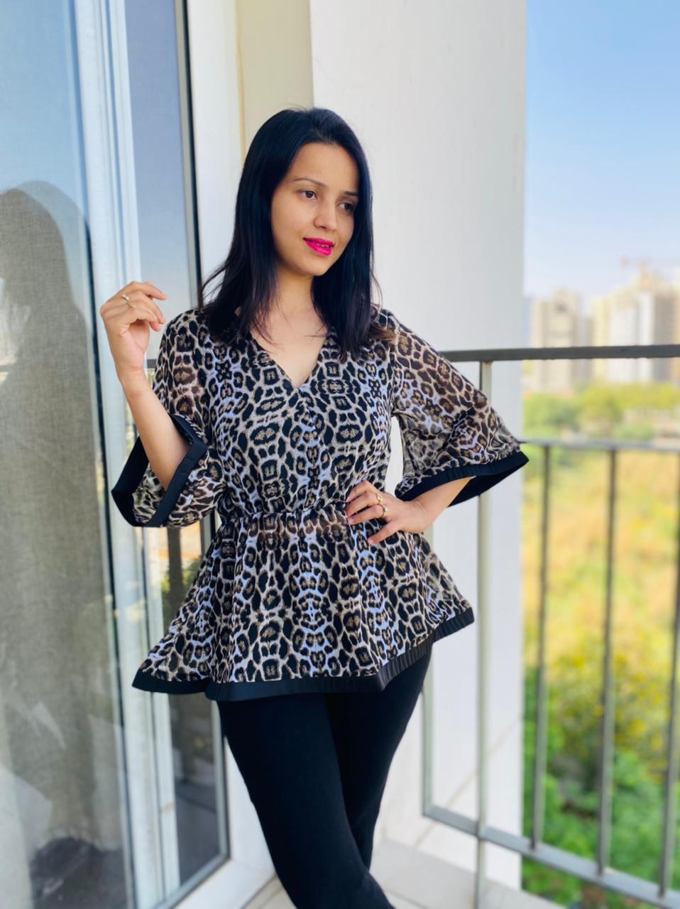 ANIMAL PRINT TOP
