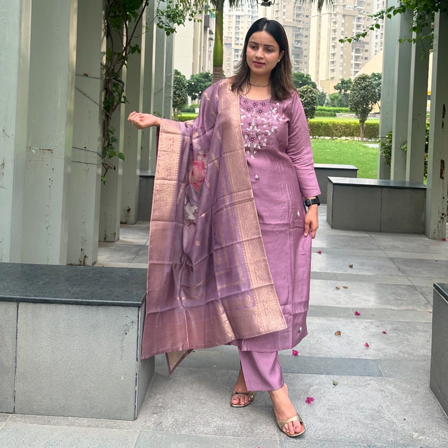fully stitched pant suit with a gorgeous banarasi dupatta