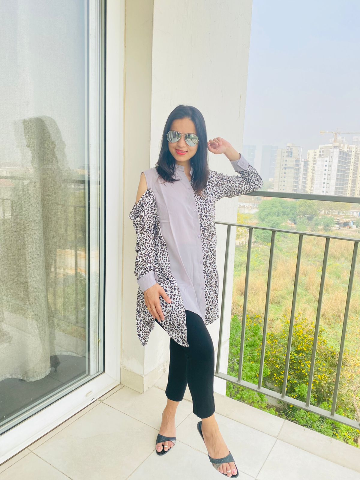 Animal print One-sided Cold shoulder shirt