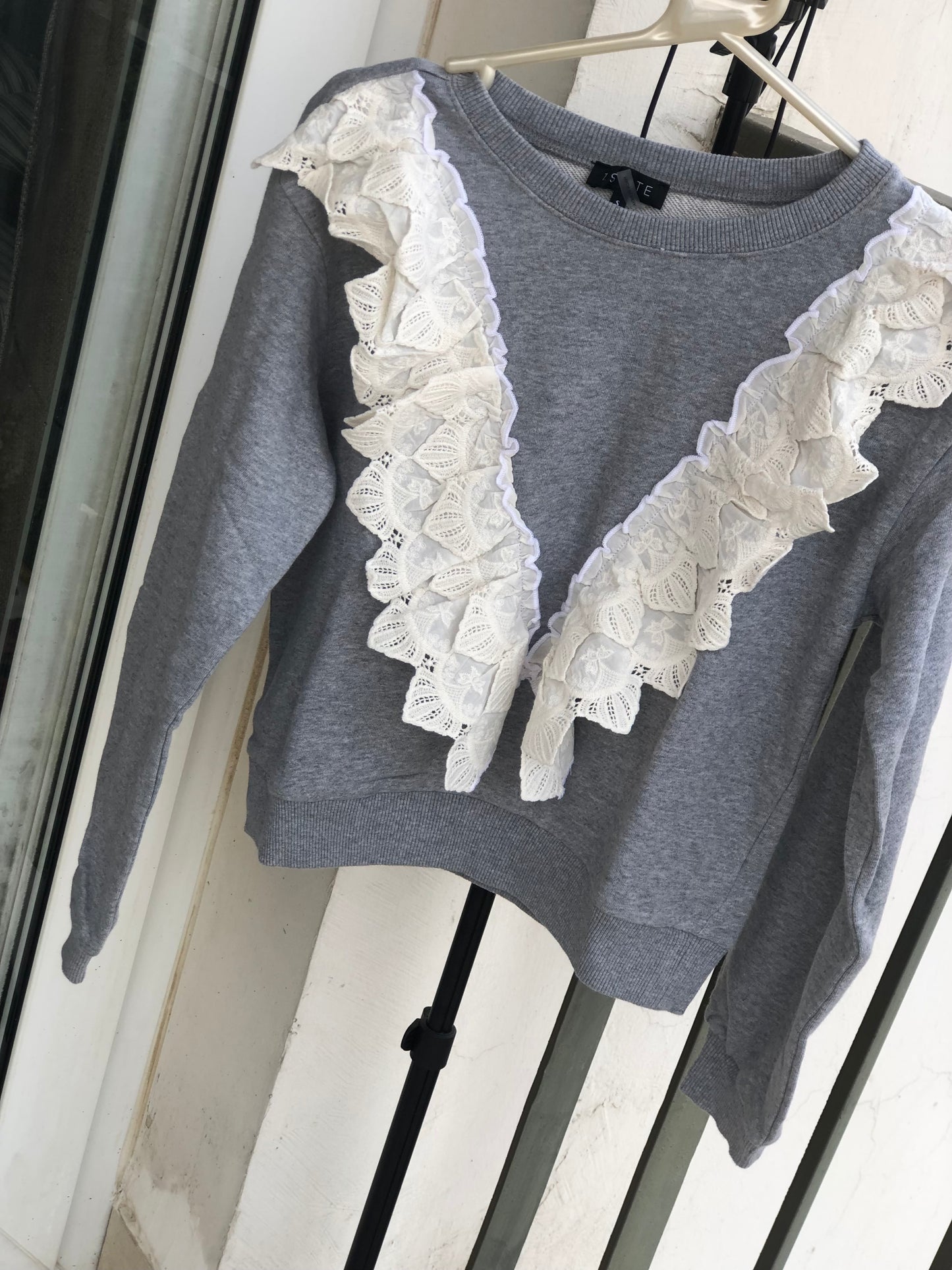FRILL LACE SWEATER