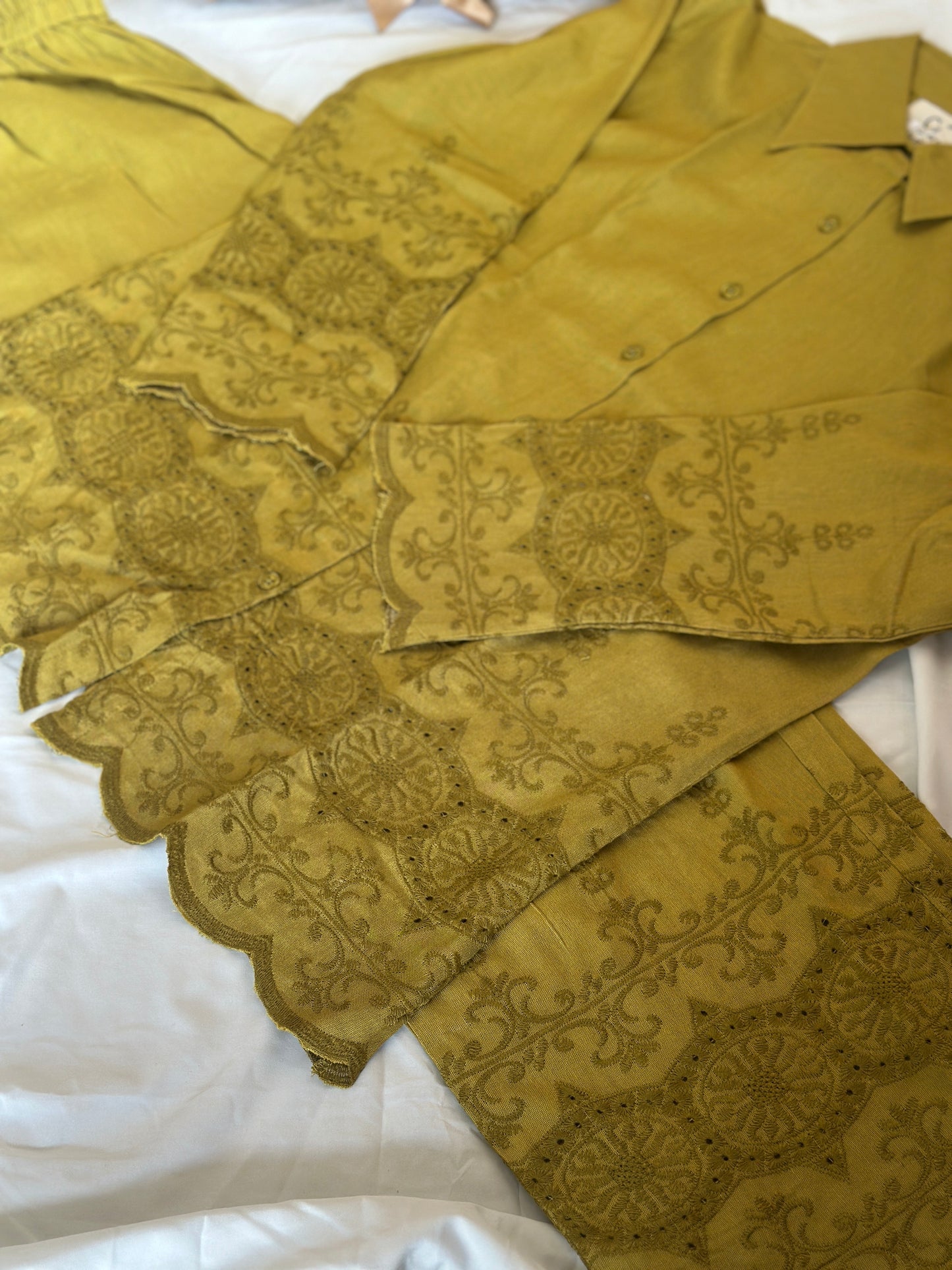 Cotton coord set with beautiful detailing both on the top and at the bottom.
