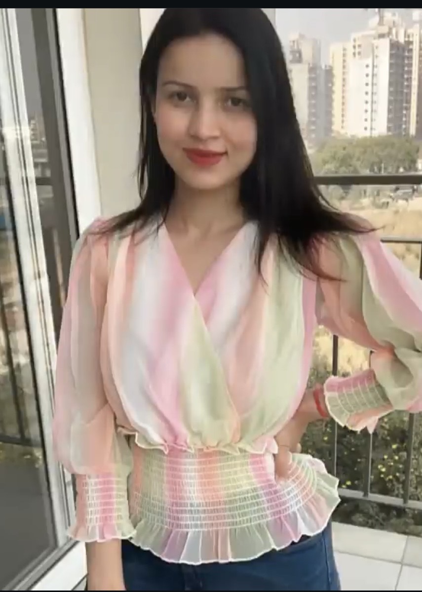Rainbow top with elastic fit