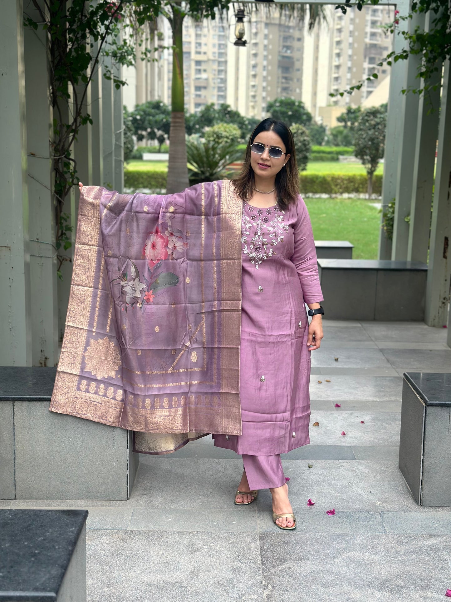 fully stitched pant suit with a gorgeous banarasi dupatta