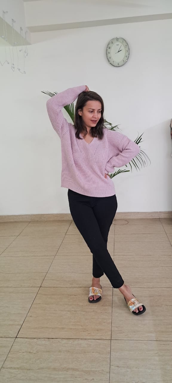 Loose-fit knitted sweater