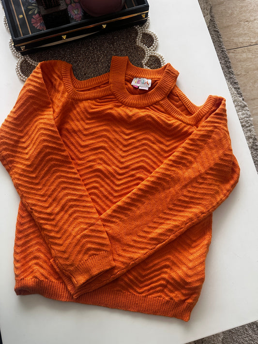 WOOLLEN CUT-SHOULDER SWEATER