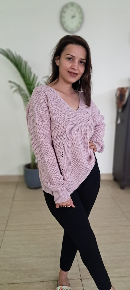 Loose-fit knitted sweater